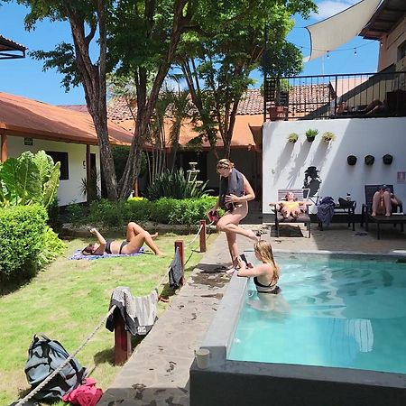 Poco A Poco Hostel เลออน ภายนอก รูปภาพ