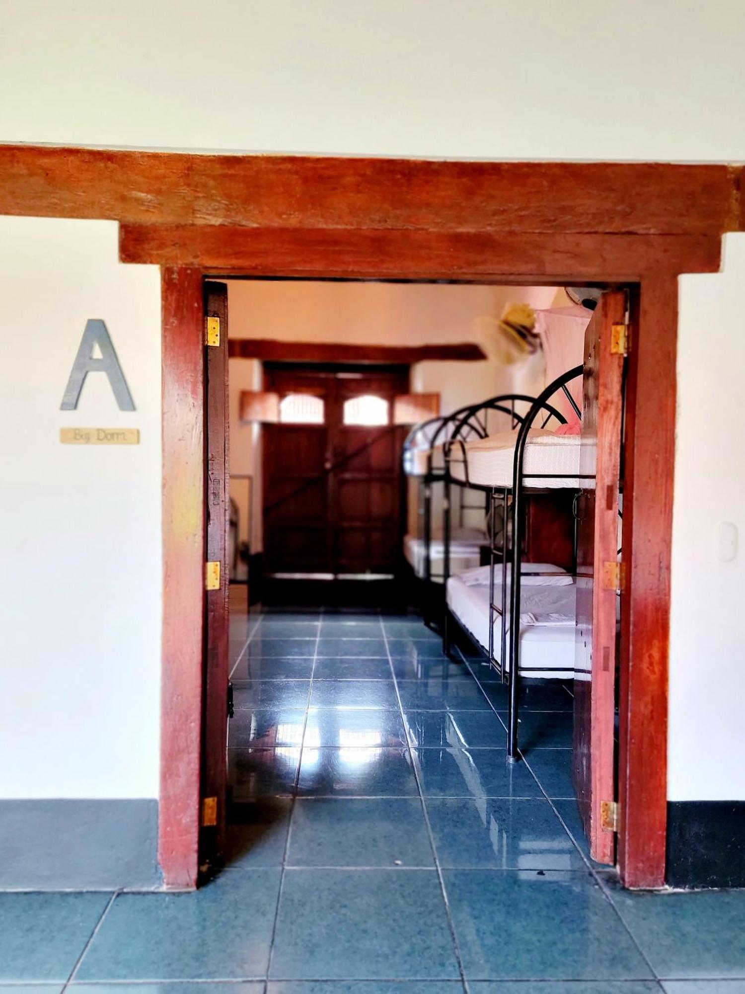 Poco A Poco Hostel เลออน ภายนอก รูปภาพ