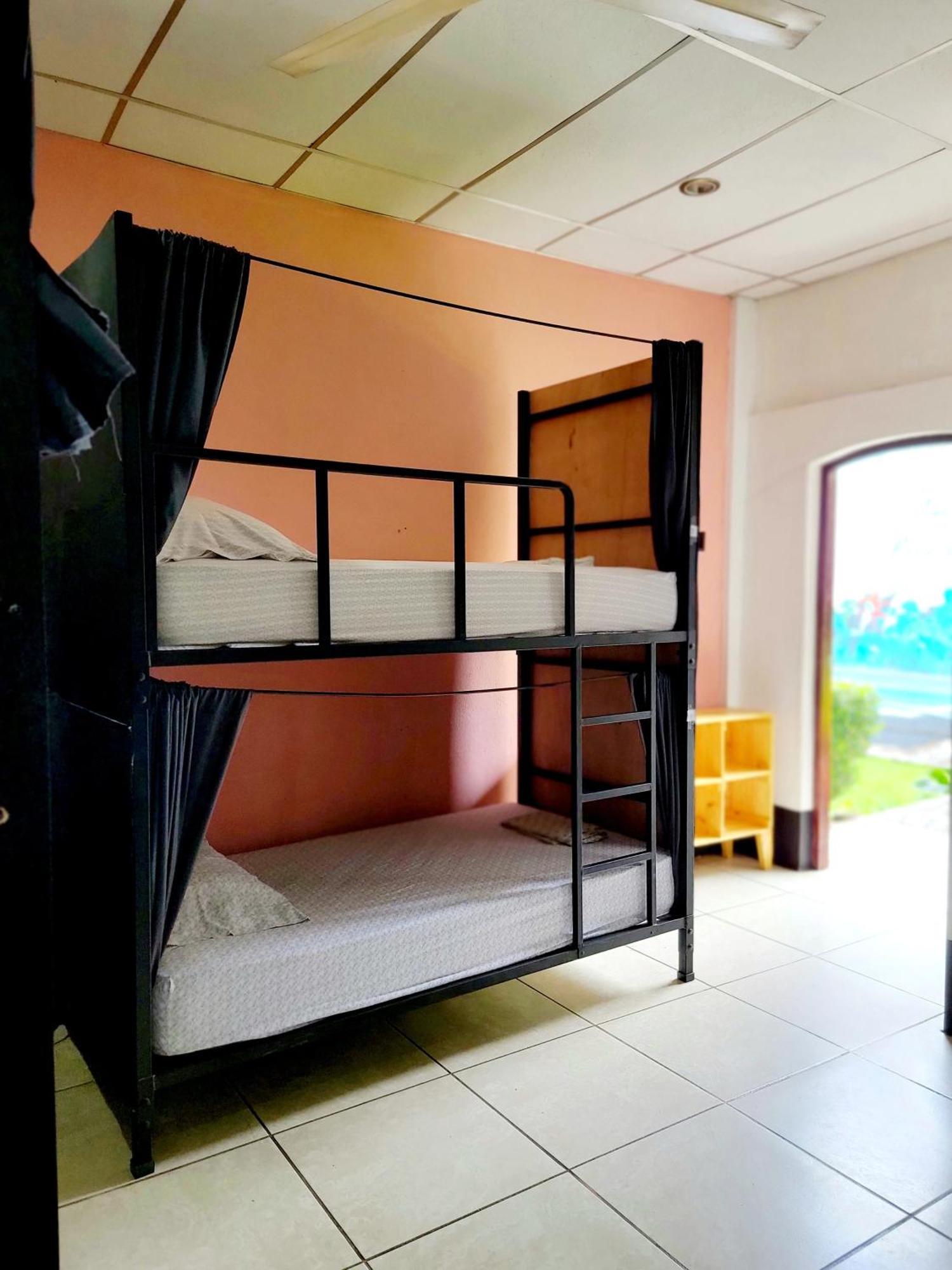 Poco A Poco Hostel เลออน ภายนอก รูปภาพ