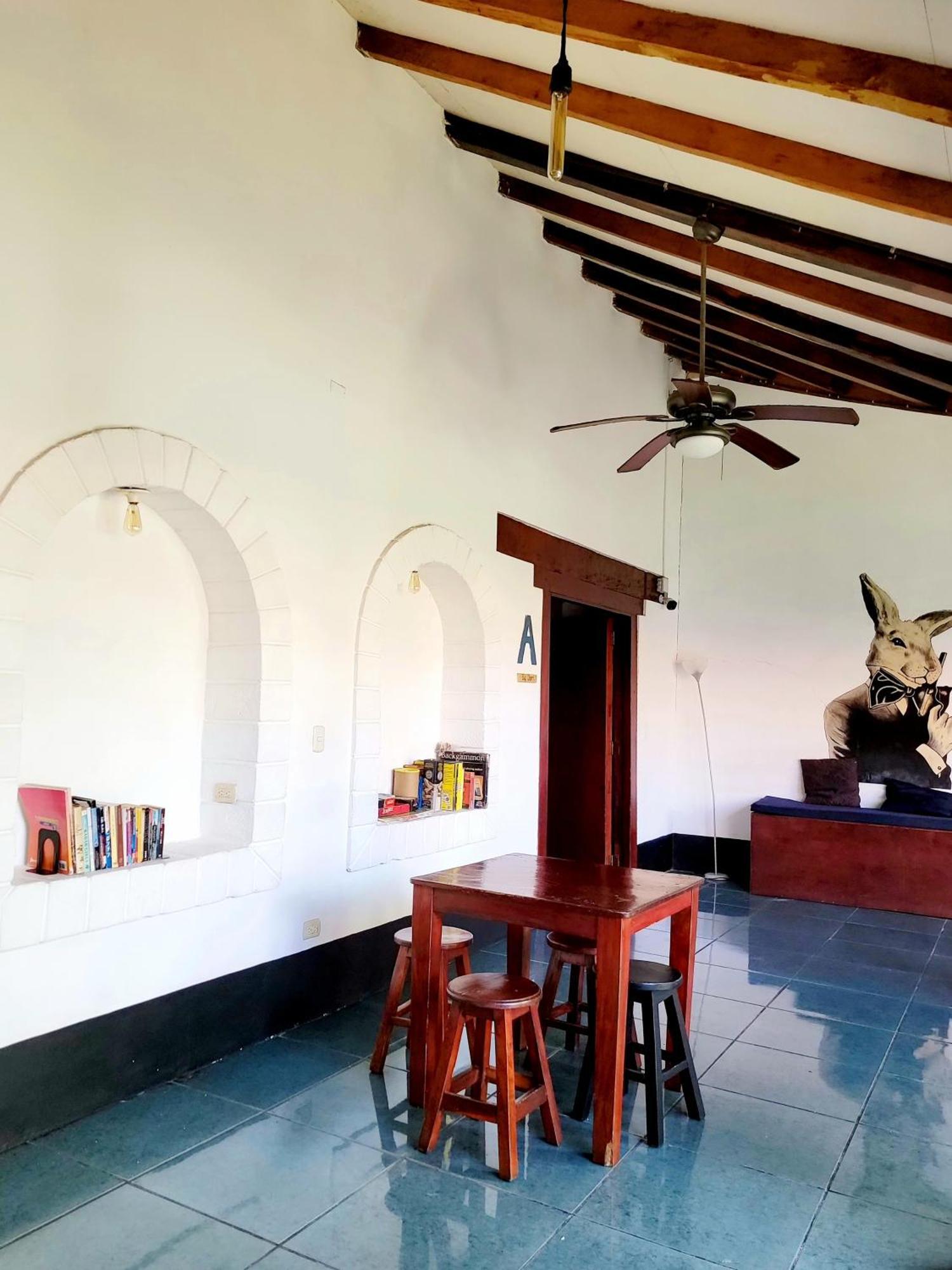 Poco A Poco Hostel เลออน ภายนอก รูปภาพ